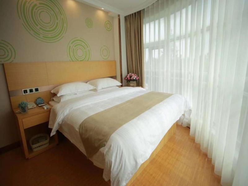 Greentree Inn Shanghai Hongqiao Transportation Hub National Convention And Exhibition Center Huaxiang Road Business Hotel Esterno foto